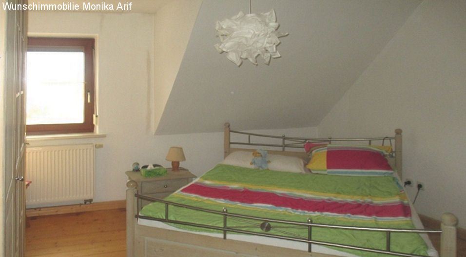 7) Schlafzimmer 1