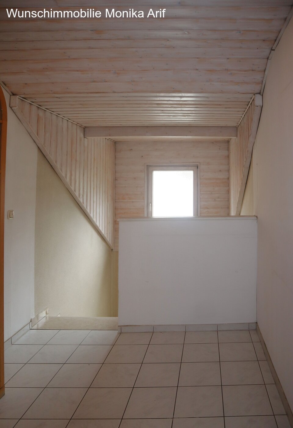 Flur Treppenhaus - Garderobenfläche