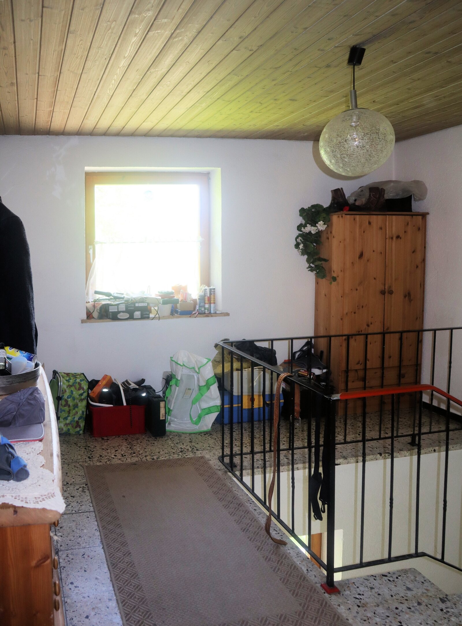 Garderobe im Treppenhaus W OG